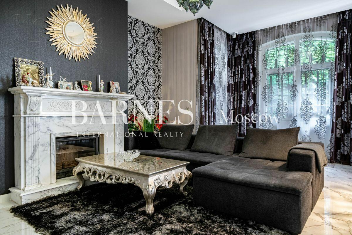 3-этажный таунхаус 293 м² с отделкой