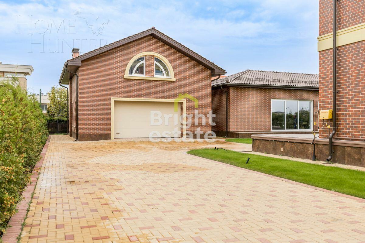 2-этажный коттедж 900 м² с отделкой