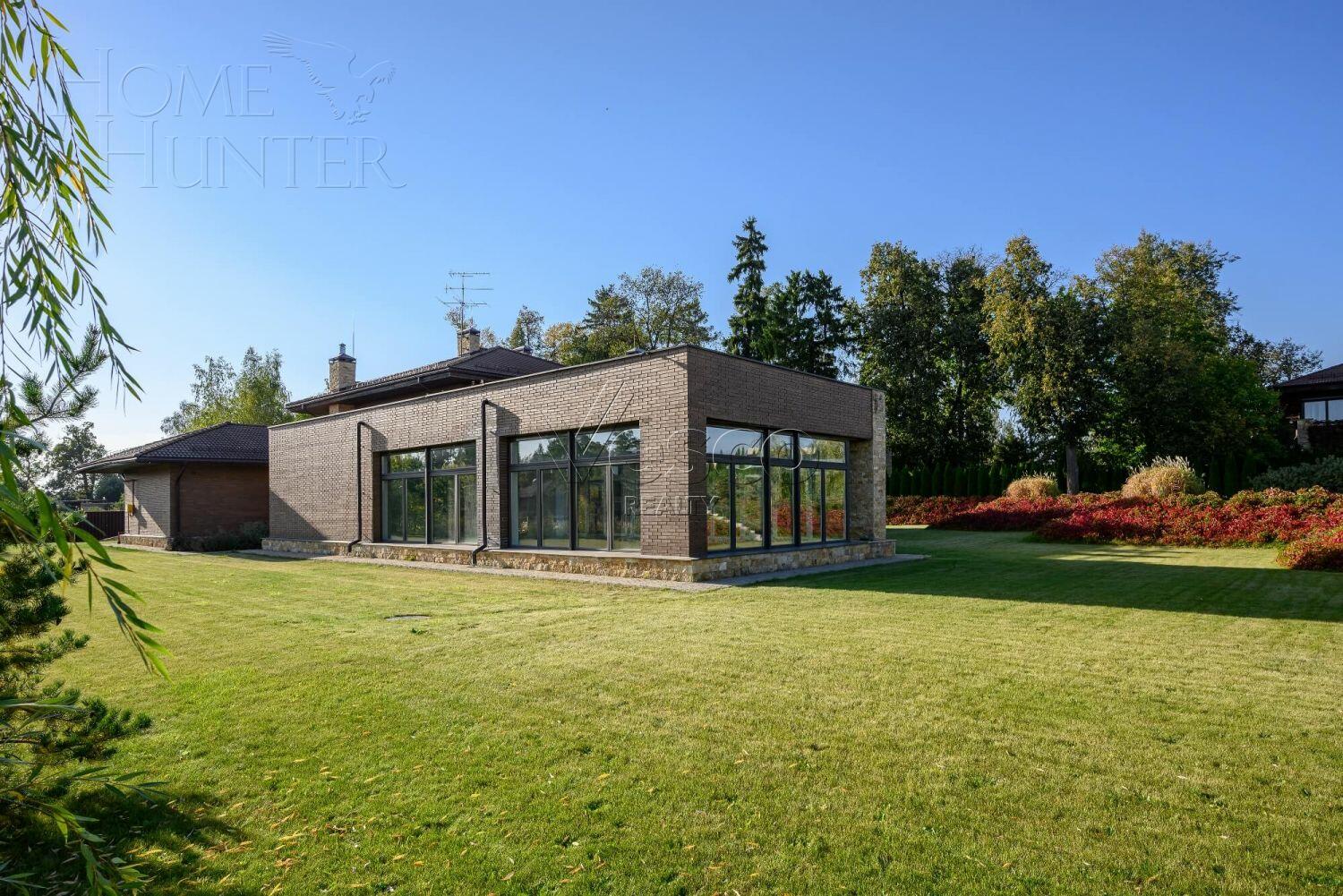 2-этажный коттедж 735 м² без отделки