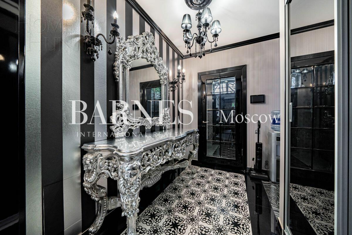 3-этажный таунхаус 293 м² с отделкой