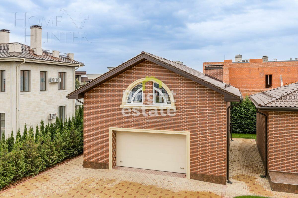 2-этажный коттедж 900 м² с отделкой