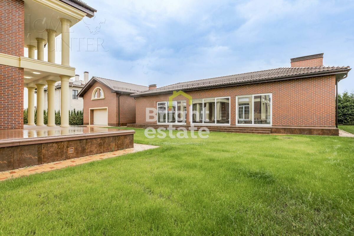 2-этажный коттедж 900 м² с отделкой