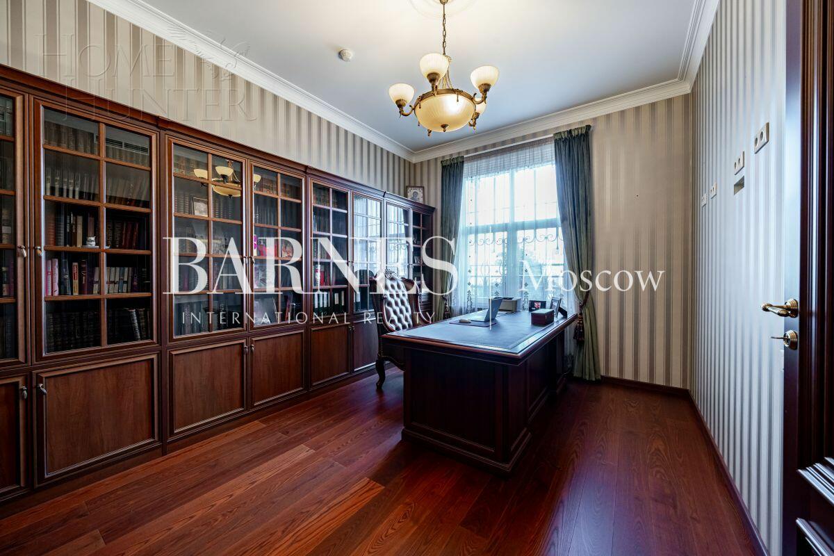 3-этажный таунхаус 293 м² с отделкой