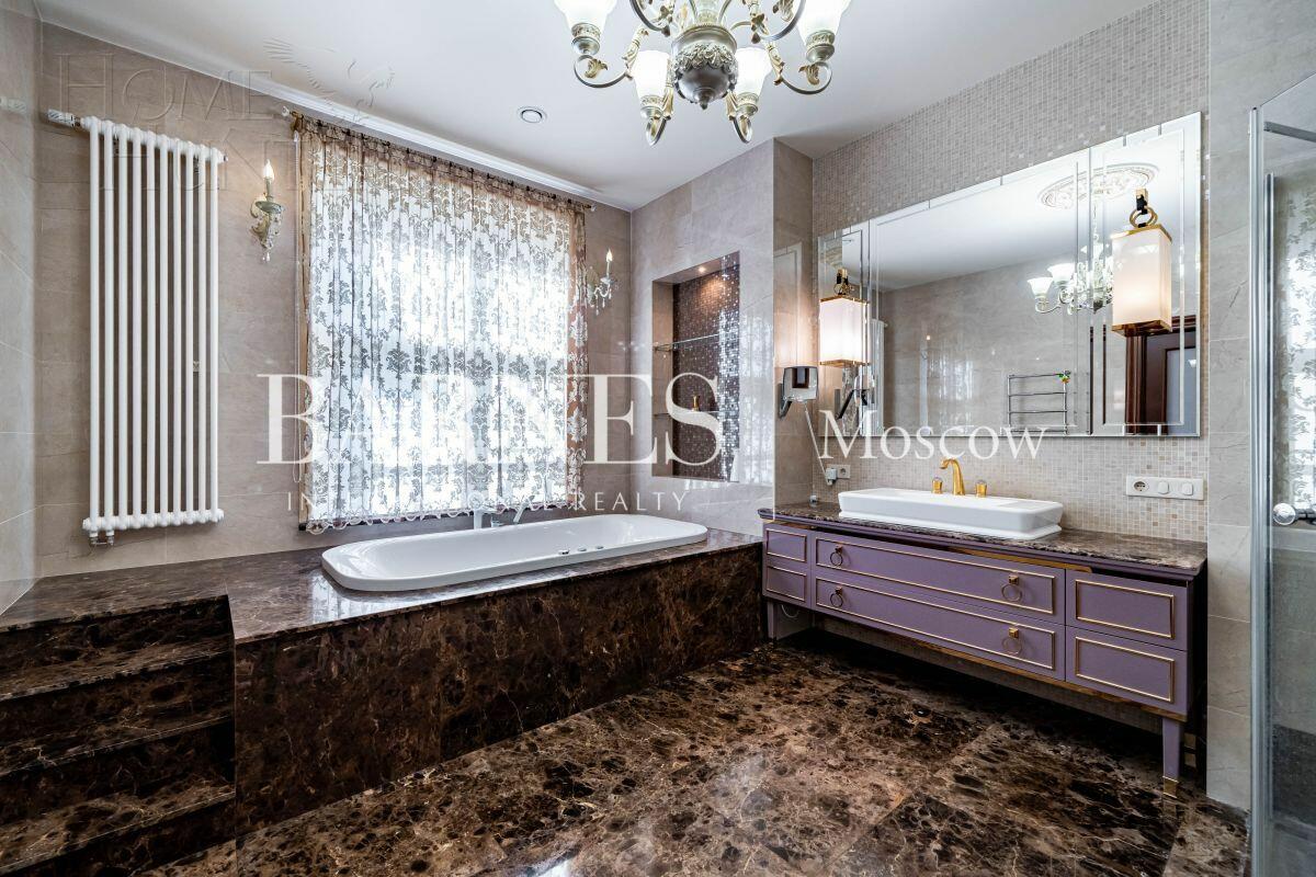 3-этажный таунхаус 293 м² с отделкой