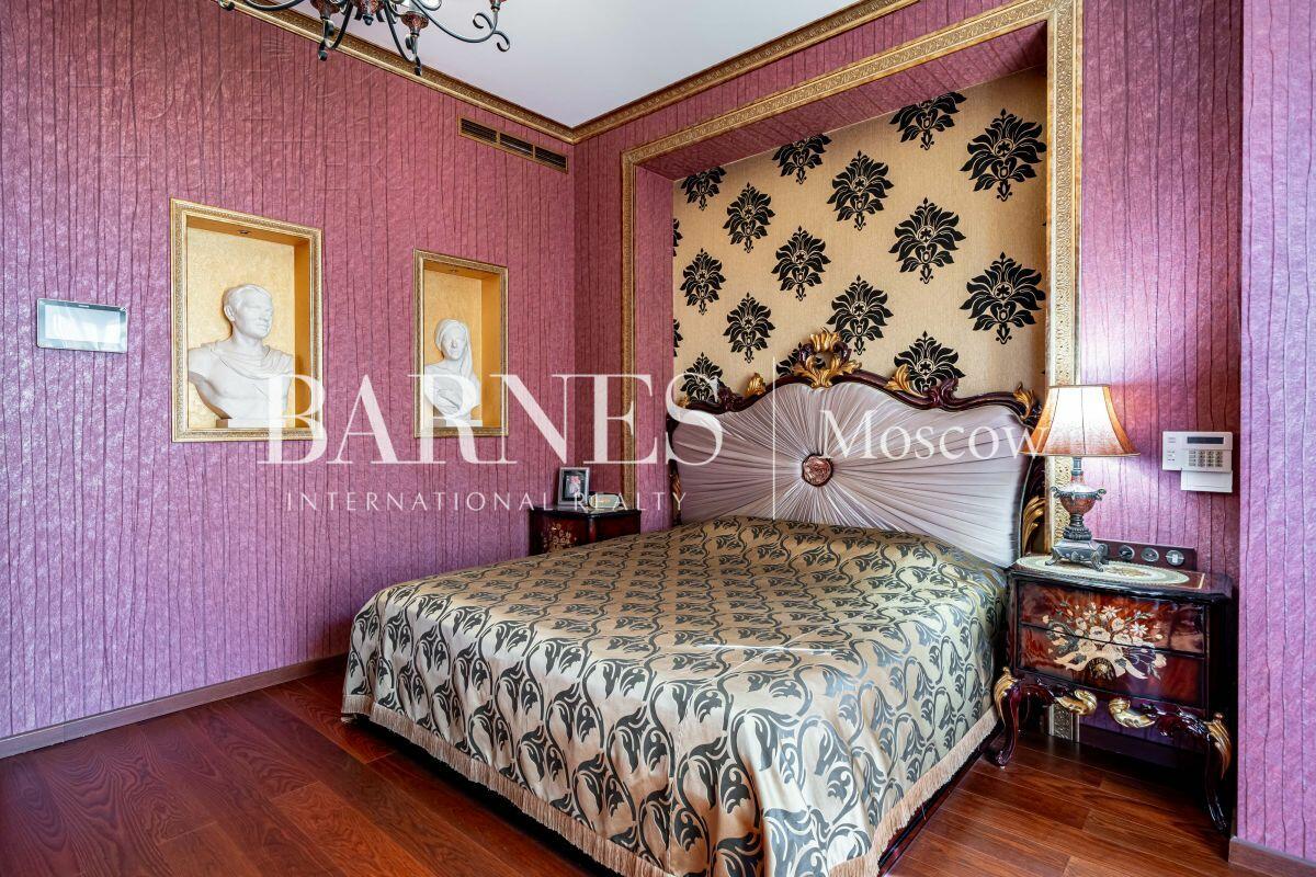 3-этажный таунхаус 293 м² с отделкой