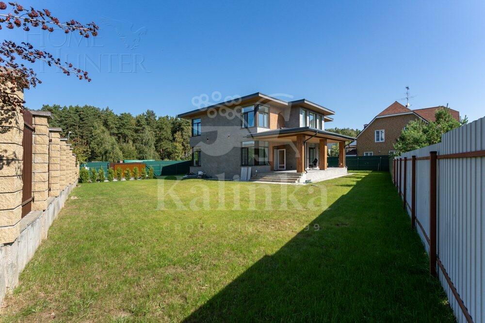 2-этажный коттедж 295 м² с отделкой