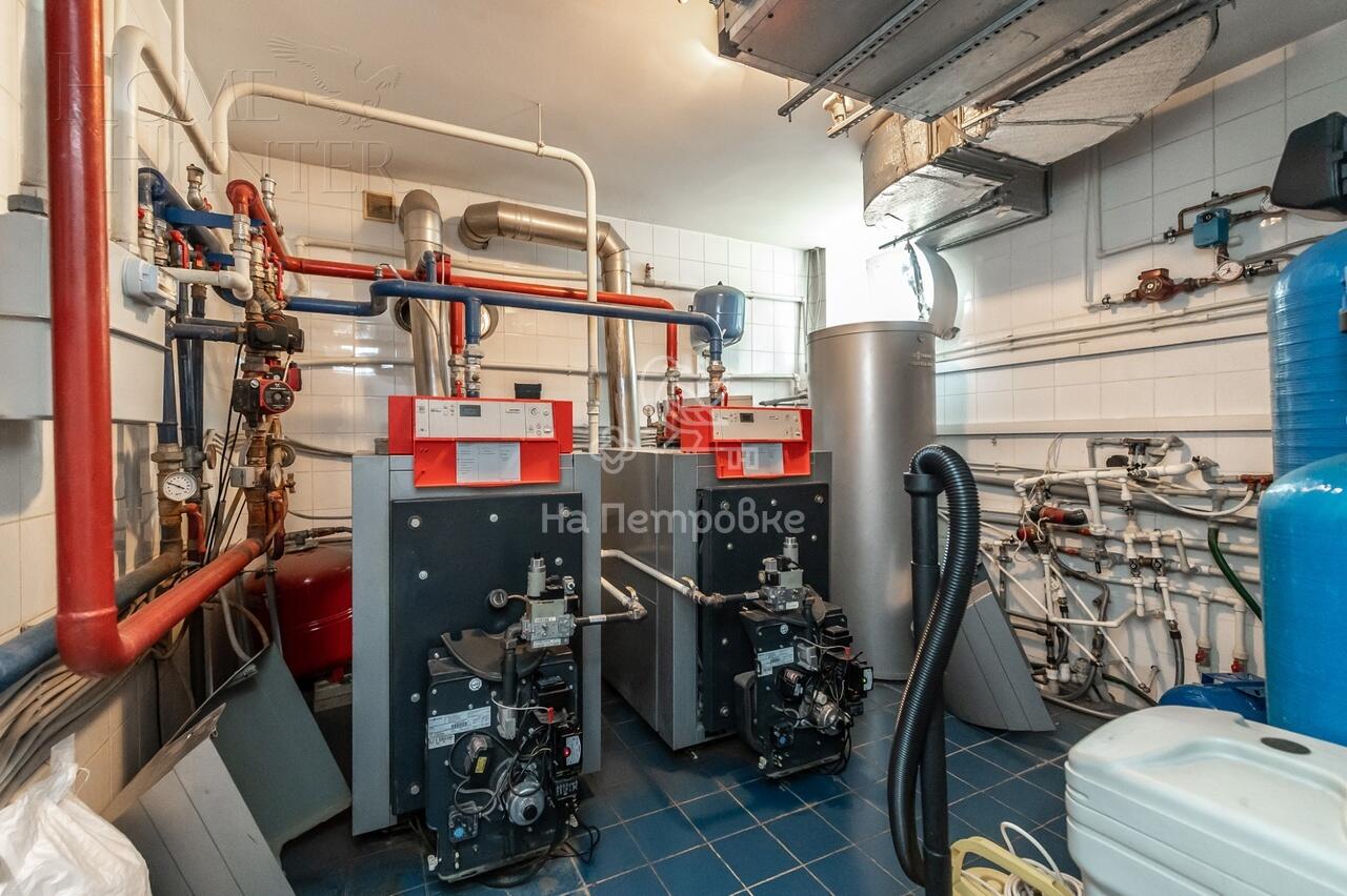 3-этажный коттедж 1 100 м² с отделкой