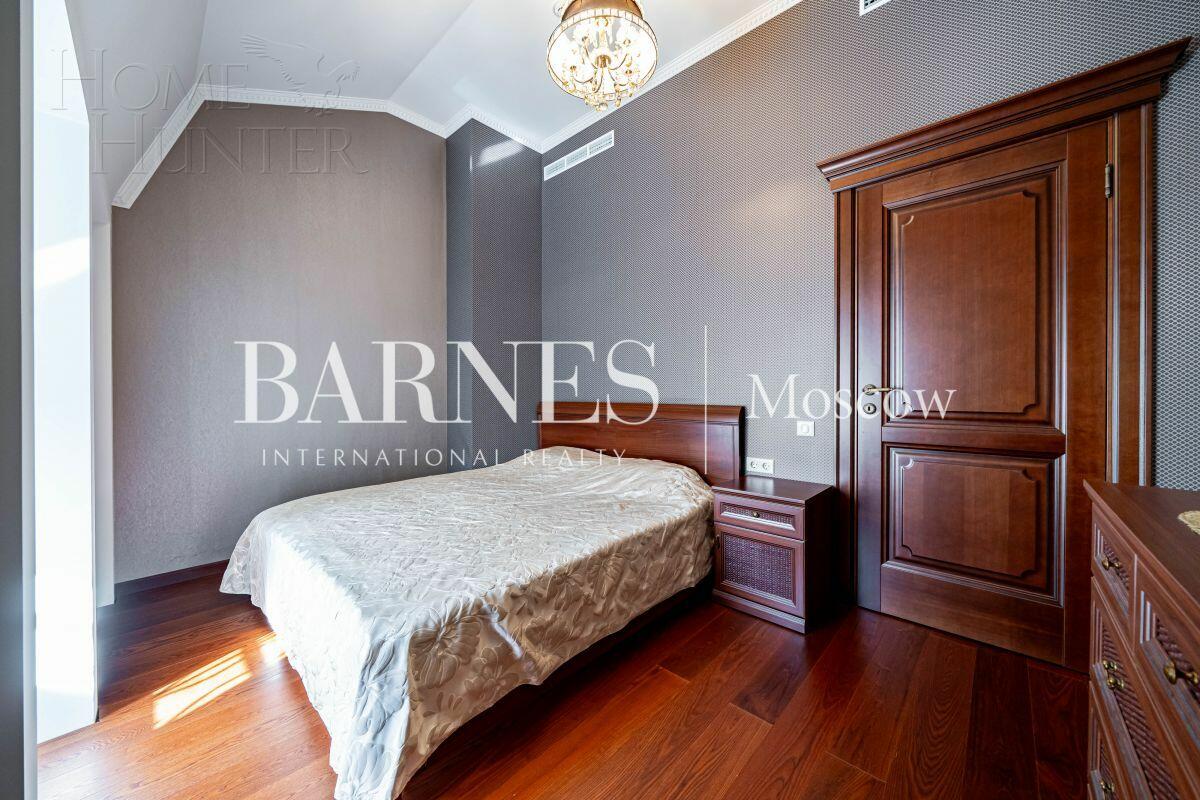 3-этажный таунхаус 293 м² с отделкой