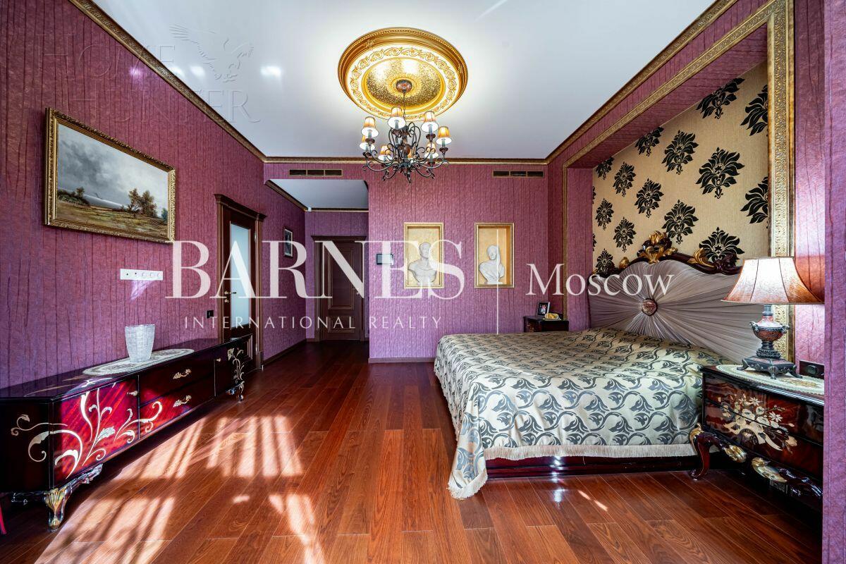 3-этажный таунхаус 293 м² с отделкой