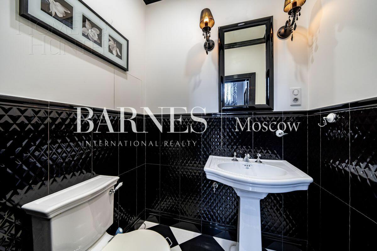 3-этажный таунхаус 293 м² с отделкой