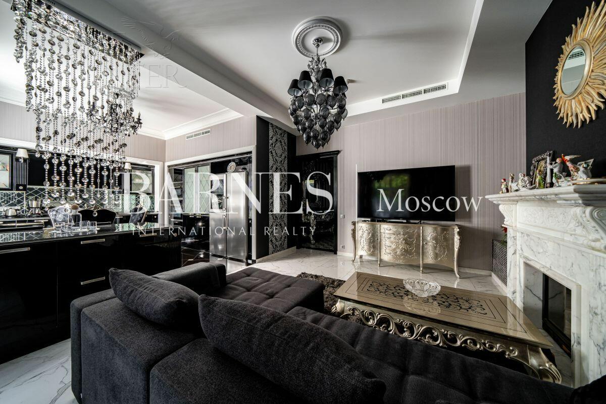 3-этажный таунхаус 293 м² с отделкой