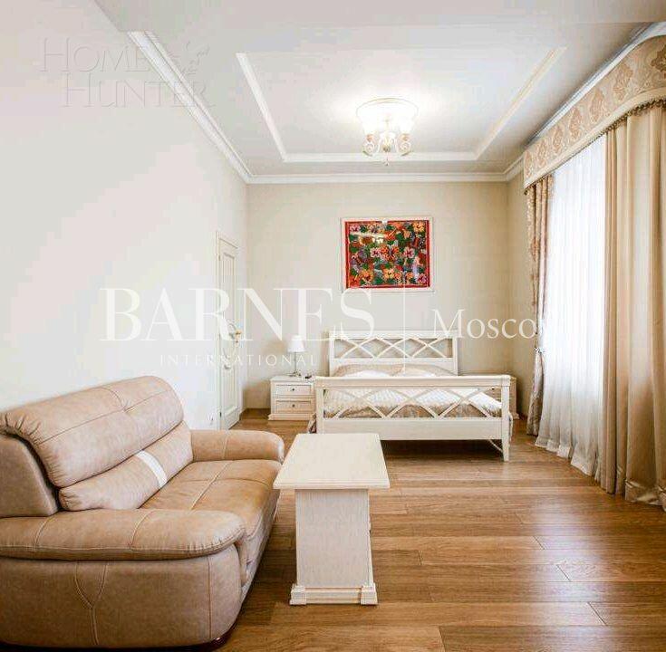 2-этажный коттедж 700 м² с отделкой