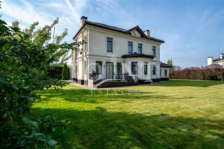 2-этажный коттедж 373 м² с отделкой