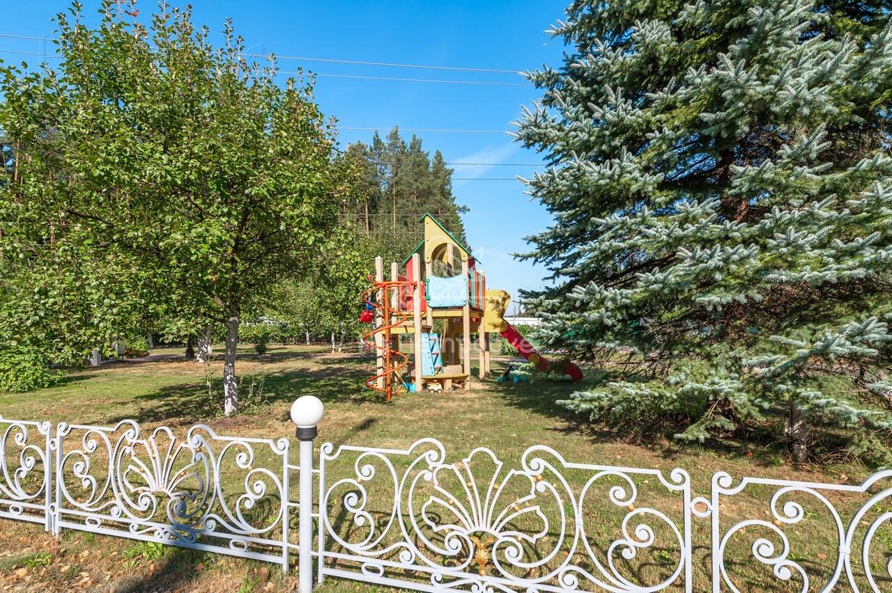 3-этажный коттедж 1 100 м² с отделкой