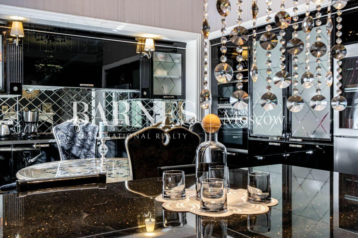 3-этажный таунхаус 293 м² с отделкой