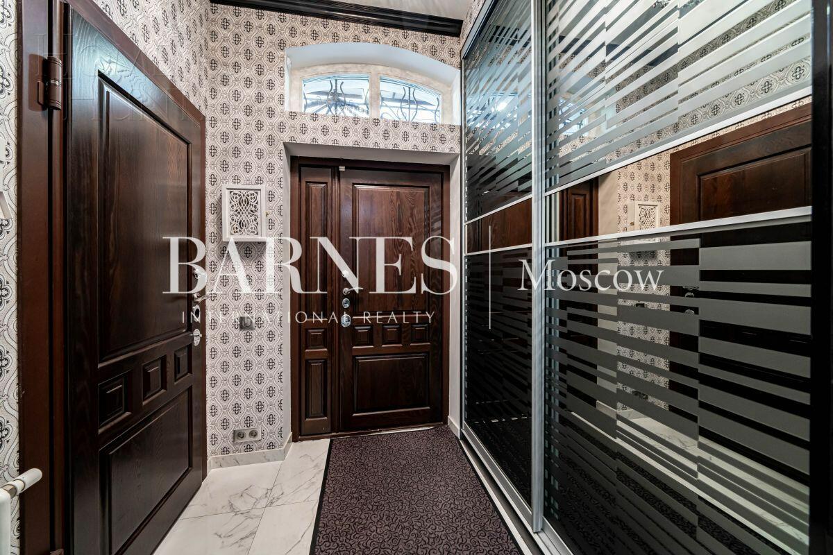 3-этажный таунхаус 293 м² с отделкой