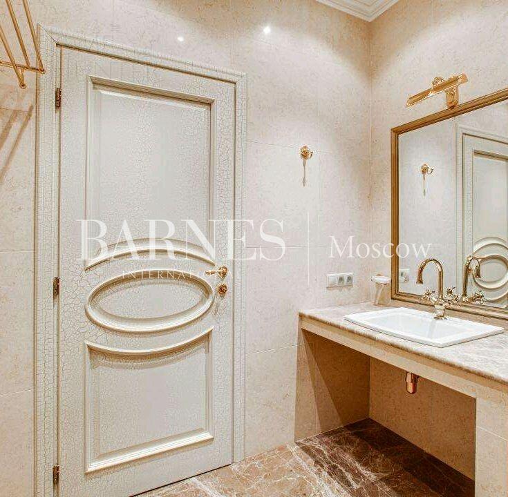 2-этажный коттедж 700 м² с отделкой