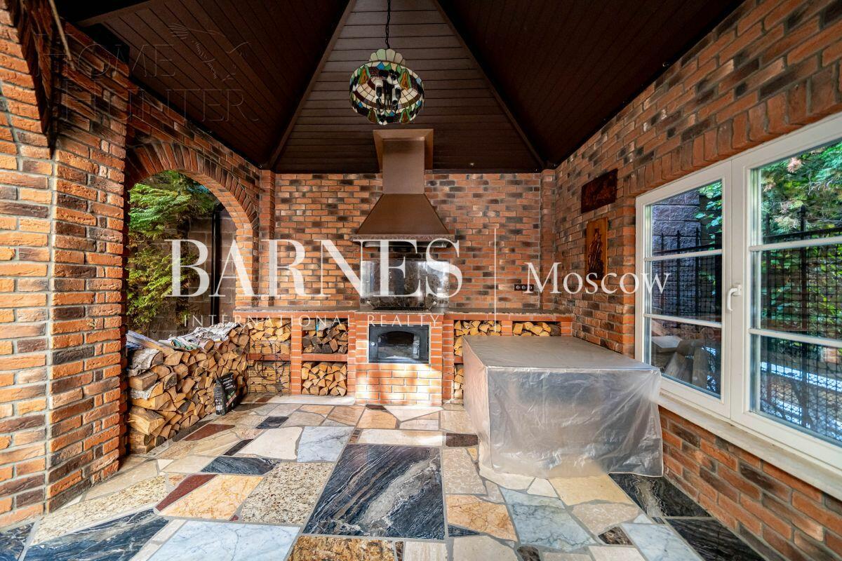 3-этажный таунхаус 293 м² с отделкой