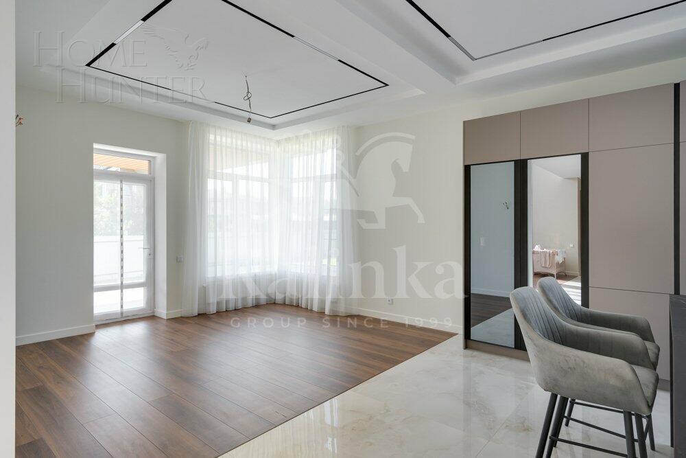 2-этажный коттедж 295 м² с отделкой
