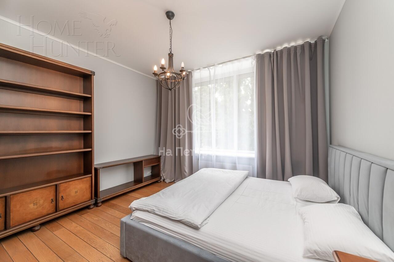 3-этажный коттедж 1 100 м² с отделкой