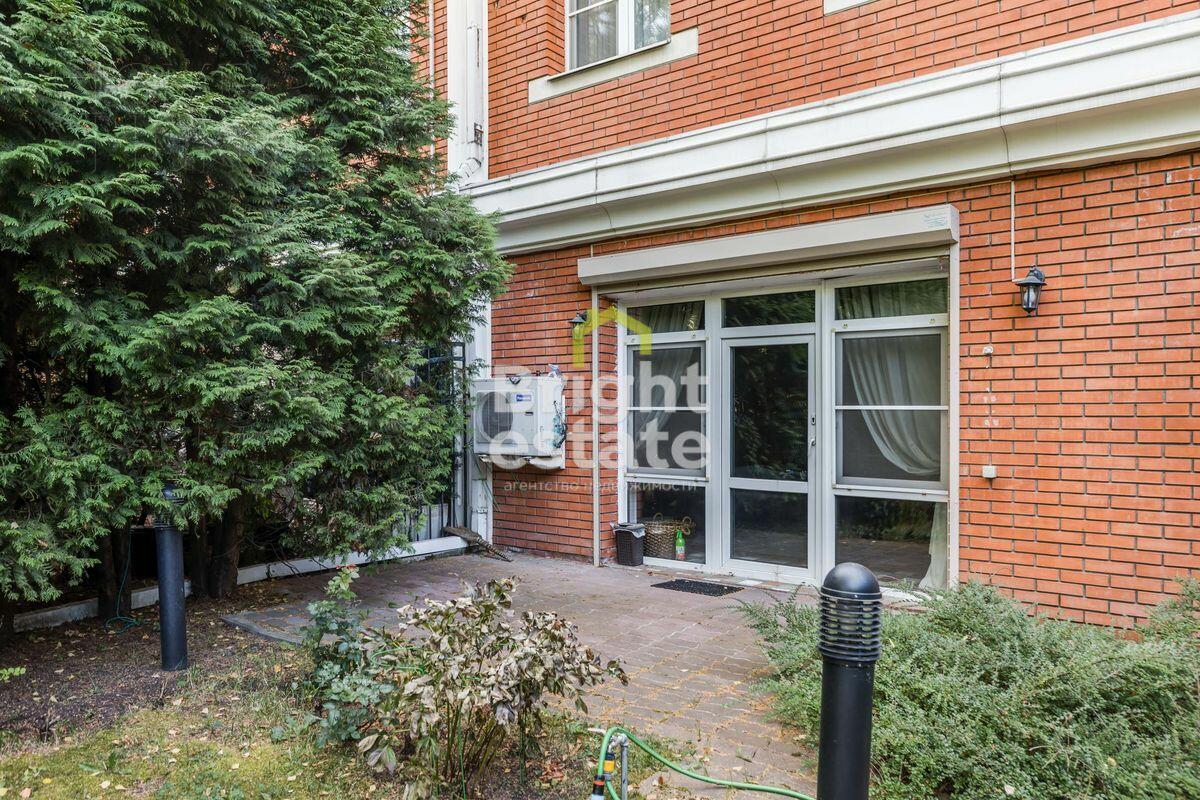 3-УРОВНЕВЫЙ ТАУНХАУС С ОТДЕЛКОЙ 264.9 М² НА 1 ЭТАЖЕ