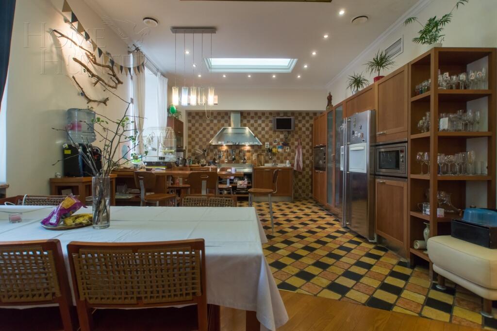 4-КОМН. КВАРТИРА С ОТДЕЛКОЙ 215 М² НА 3 ЭТАЖЕ