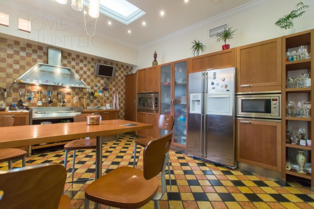 4-КОМН. КВАРТИРА С ОТДЕЛКОЙ 215 М² НА 3 ЭТАЖЕ