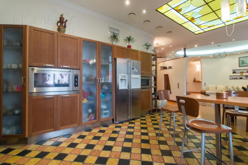 4-КОМН. КВАРТИРА С ОТДЕЛКОЙ 215 М² НА 3 ЭТАЖЕ