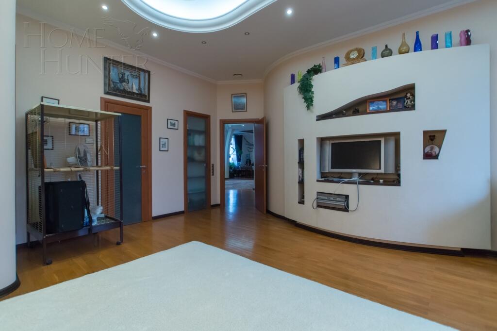 4-КОМН. КВАРТИРА С ОТДЕЛКОЙ 215 М² НА 3 ЭТАЖЕ