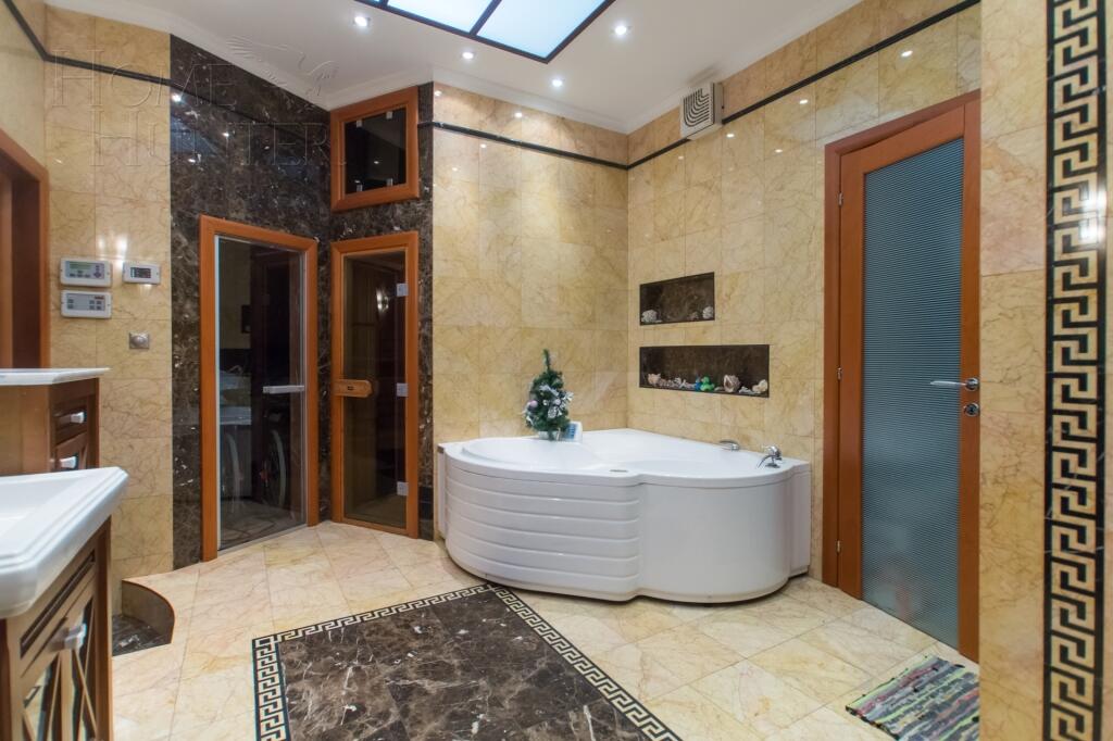 4-КОМН. КВАРТИРА С ОТДЕЛКОЙ 215 М² НА 3 ЭТАЖЕ