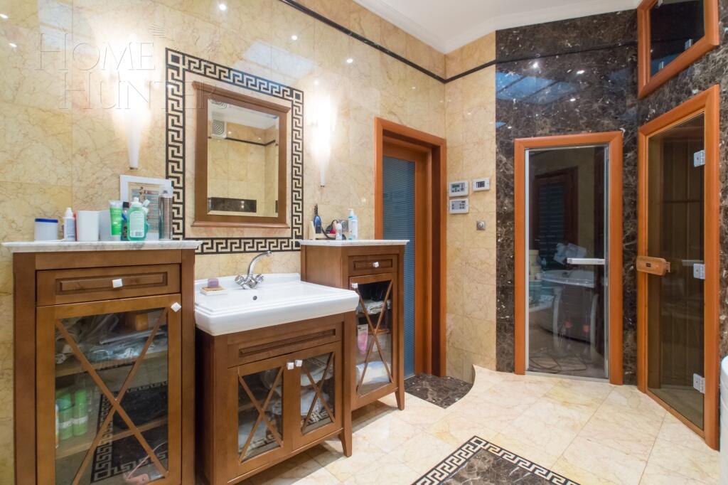 4-КОМН. КВАРТИРА С ОТДЕЛКОЙ 215 М² НА 3 ЭТАЖЕ