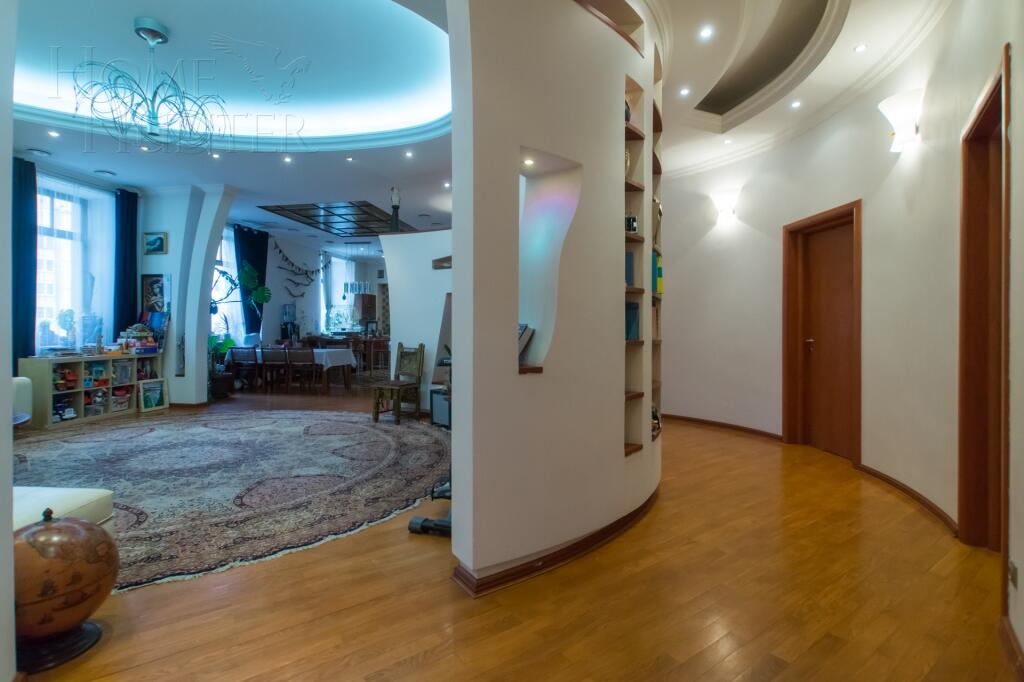 4-КОМН. КВАРТИРА С ОТДЕЛКОЙ 215 М² НА 3 ЭТАЖЕ