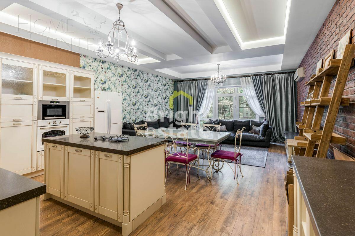 3-УРОВНЕВЫЙ ТАУНХАУС С ОТДЕЛКОЙ 264.9 М² НА 1 ЭТАЖЕ