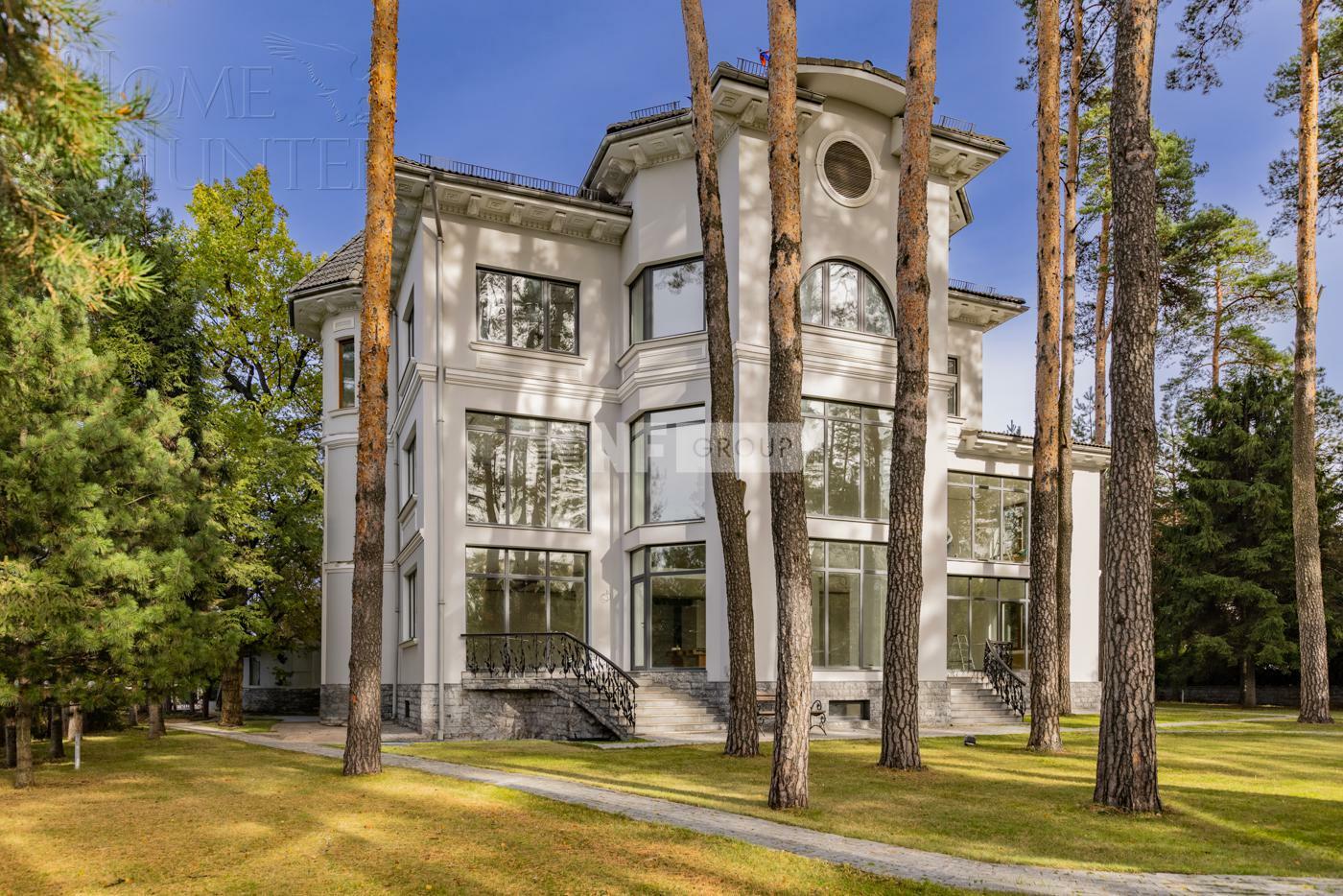 3-этажный коттедж 1 074 м² без отделки