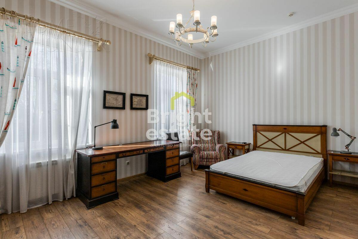 3-УРОВНЕВЫЙ ТАУНХАУС С ОТДЕЛКОЙ 264.9 М² НА 1 ЭТАЖЕ