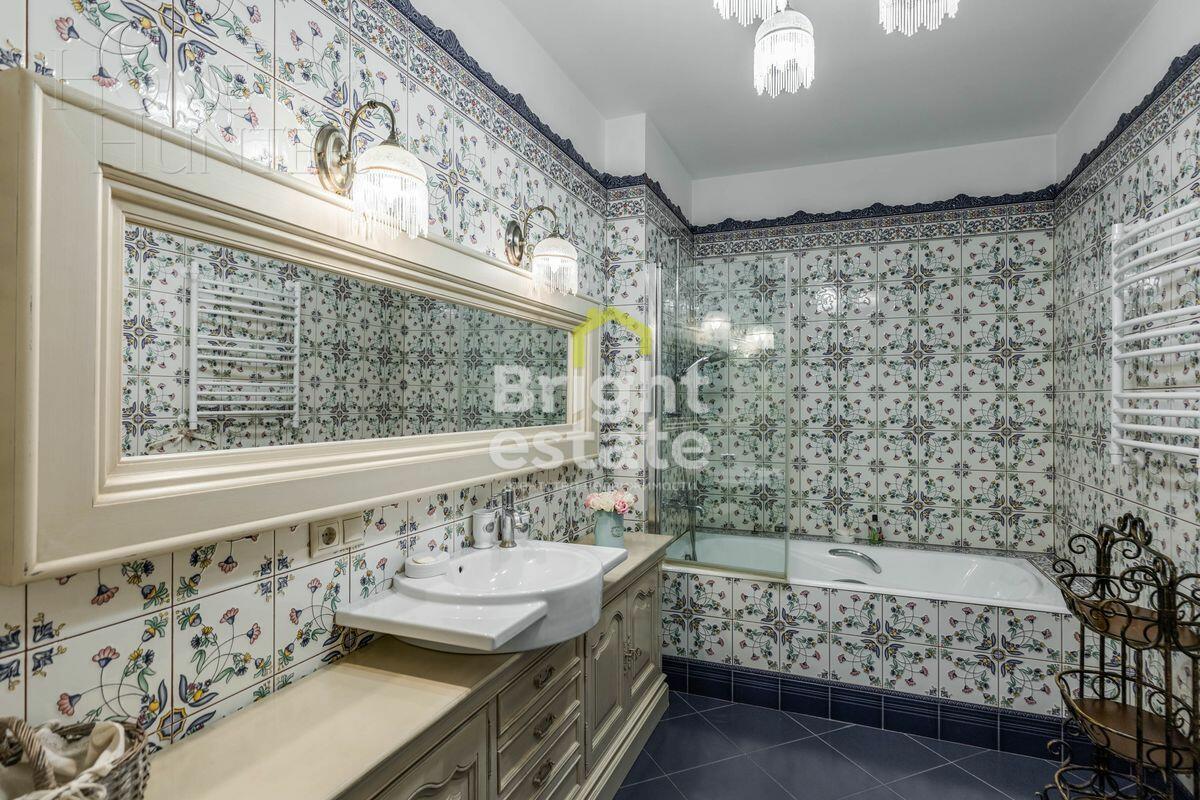 3-УРОВНЕВЫЙ ТАУНХАУС С ОТДЕЛКОЙ 264.9 М² НА 1 ЭТАЖЕ