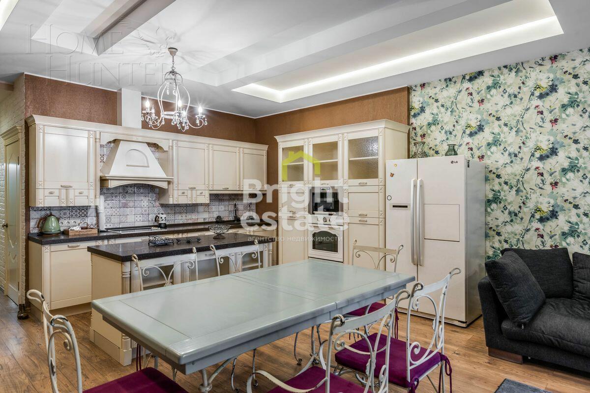 3-УРОВНЕВЫЙ ТАУНХАУС С ОТДЕЛКОЙ 264.9 М² НА 1 ЭТАЖЕ