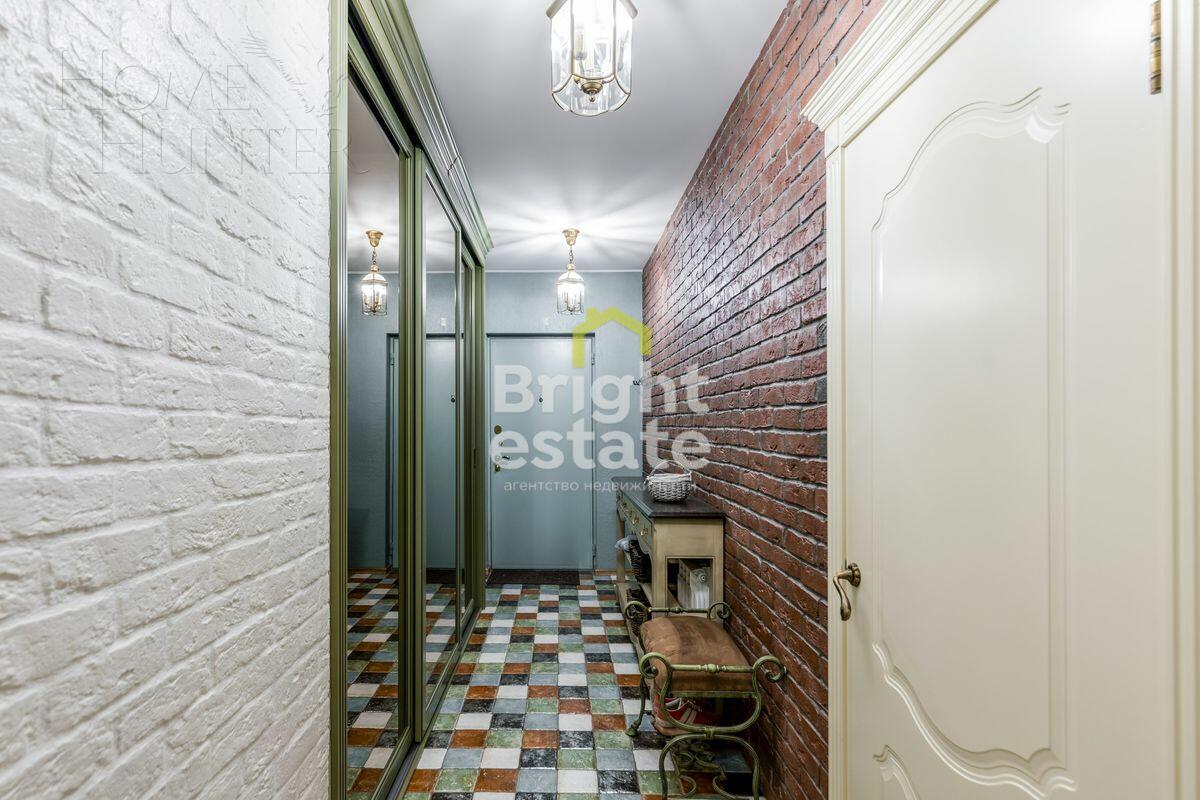 3-УРОВНЕВЫЙ ТАУНХАУС С ОТДЕЛКОЙ 264.9 М² НА 1 ЭТАЖЕ