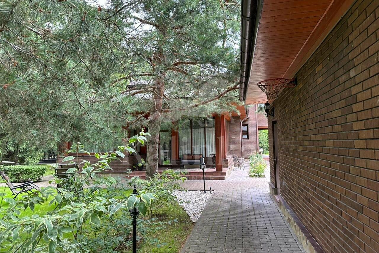 2-этажный коттедж 650 м² с отделкой