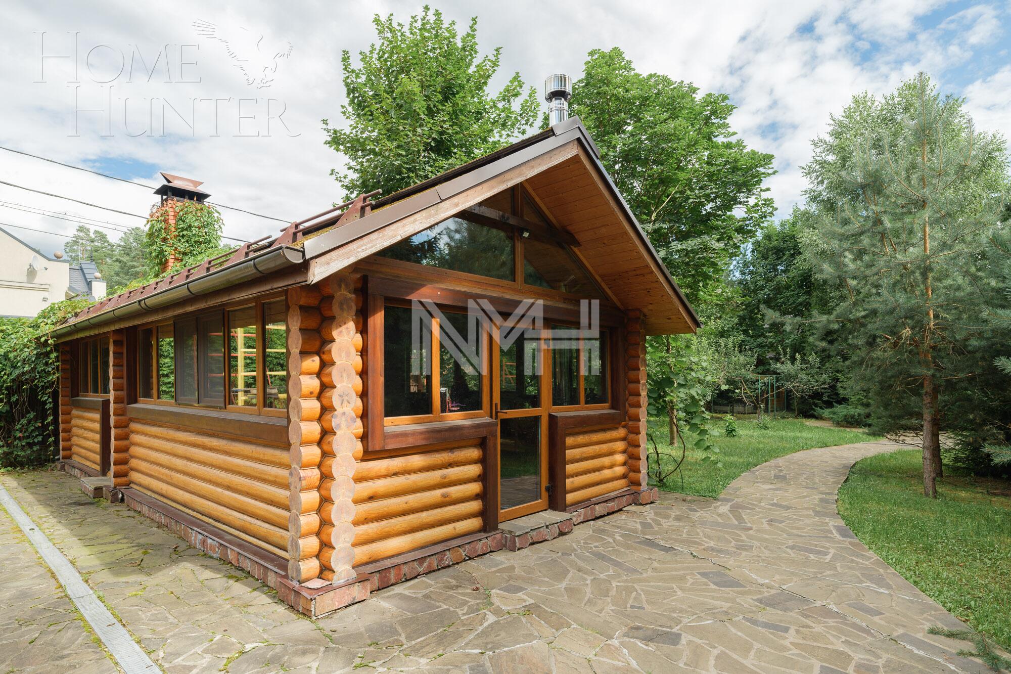 3-этажный коттедж 550 м² с отделкой
