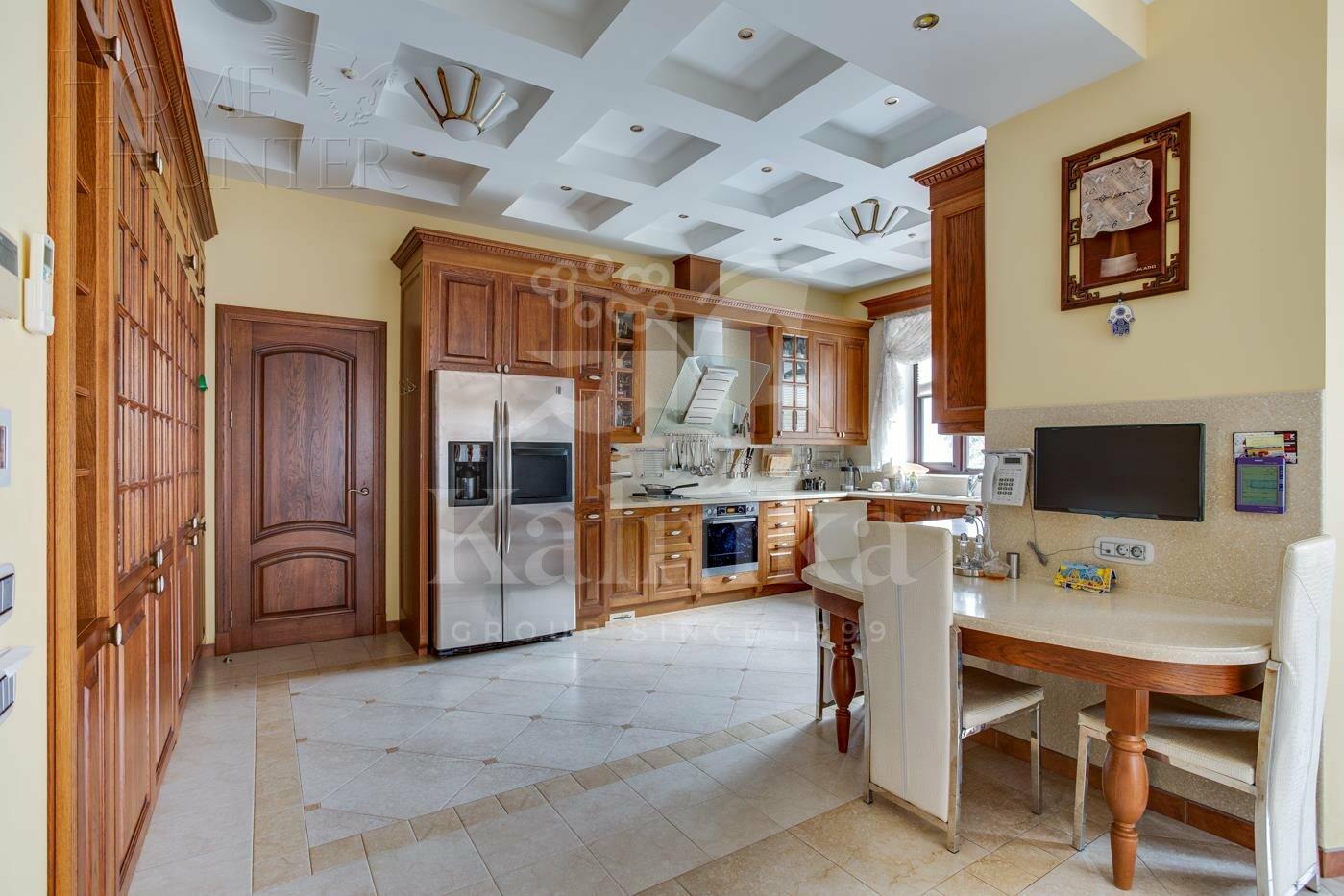 2-этажный коттедж 880 м² с отделкой