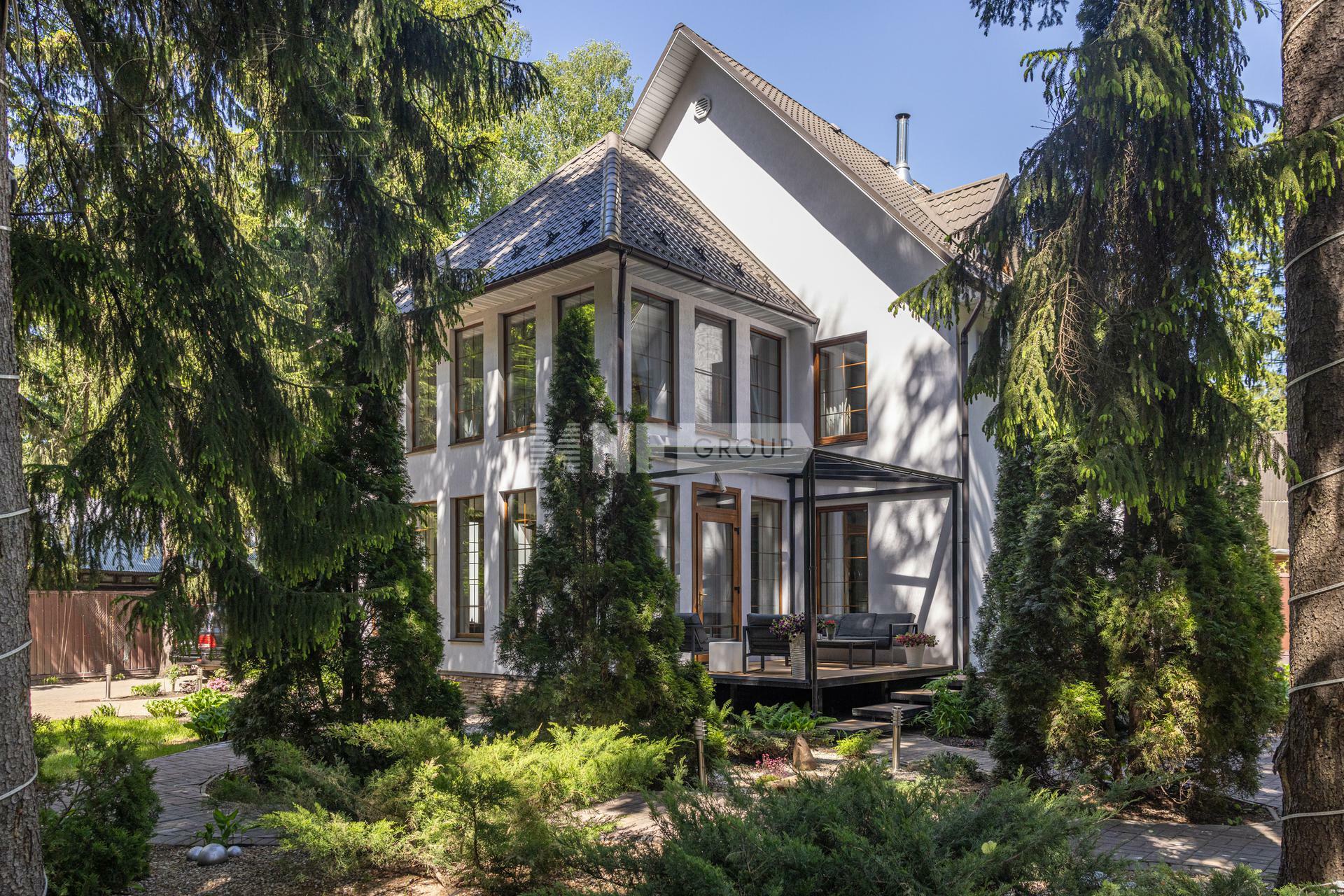 2-этажный коттедж 440 м² с отделкой