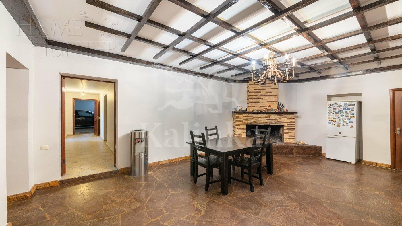 2-этажный коттедж 1 000 м² с отделкой