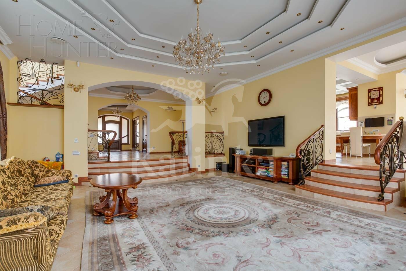 2-этажный коттедж 880 м² с отделкой