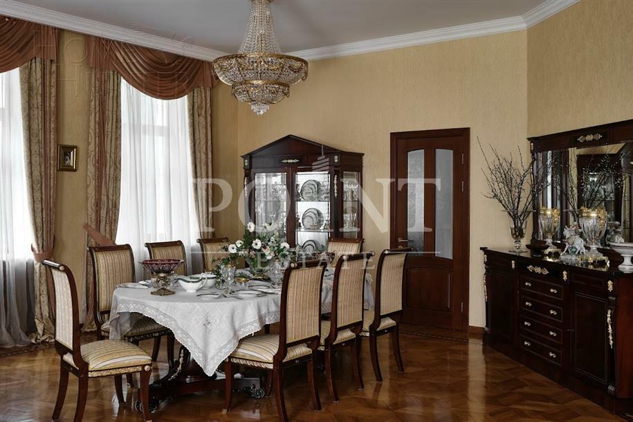 2-этажный коттедж 1 100 м² с отделкой