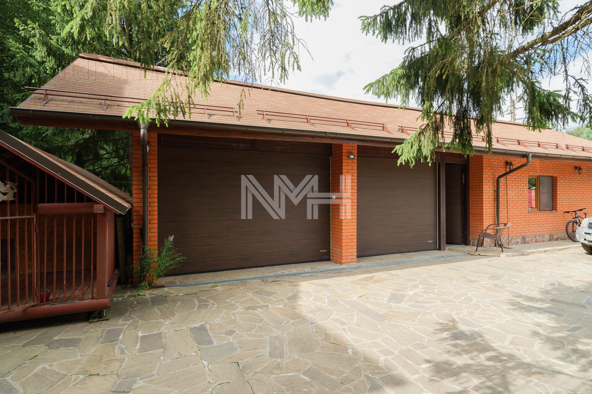 3-этажный коттедж 550 м² с отделкой