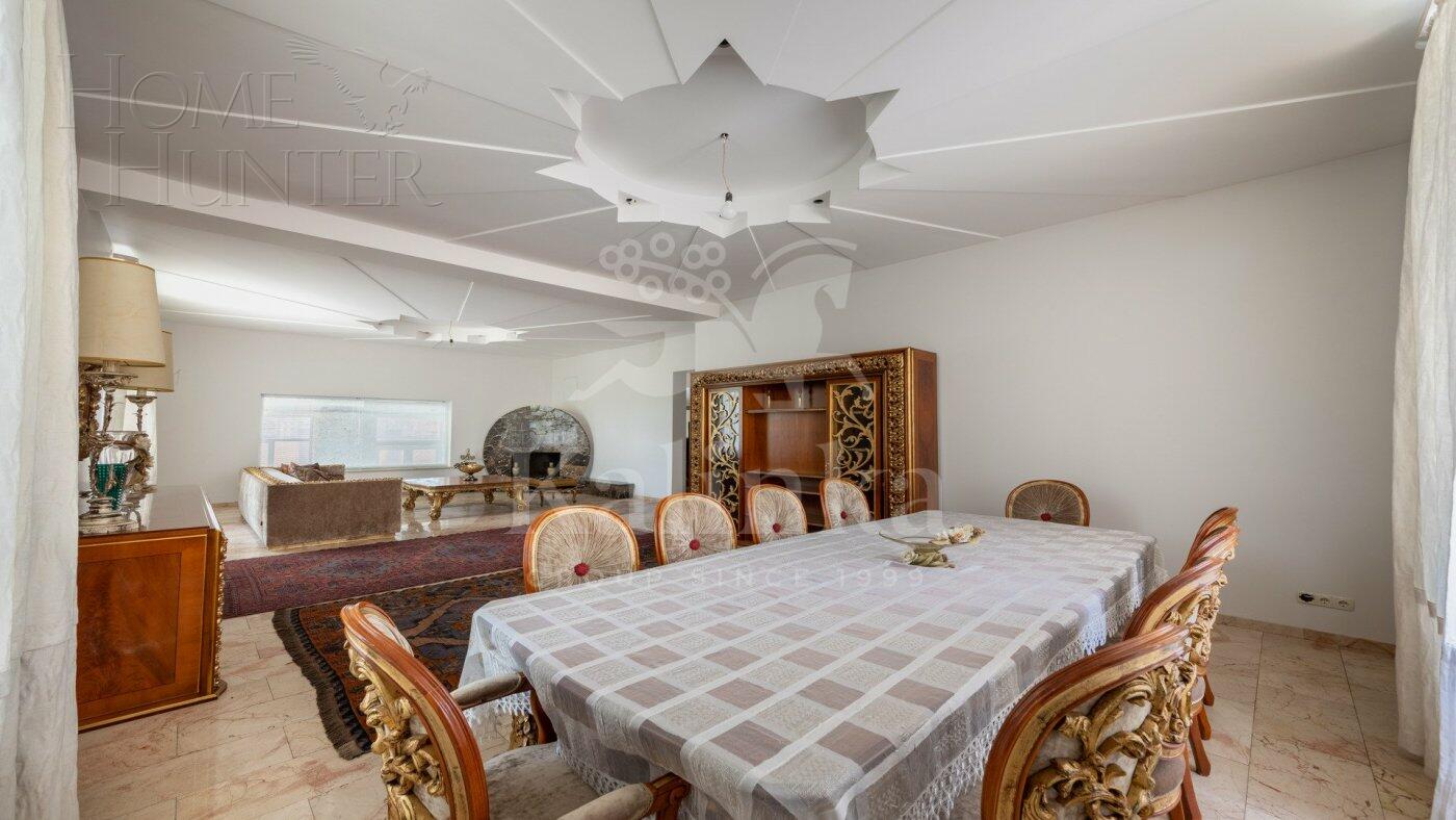 2-этажный коттедж 1 000 м² с отделкой