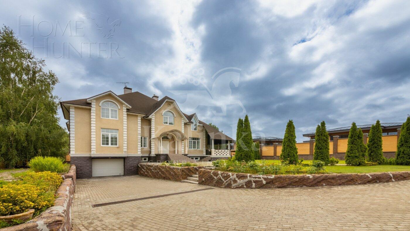 2-этажный коттедж 1 000 м² с отделкой