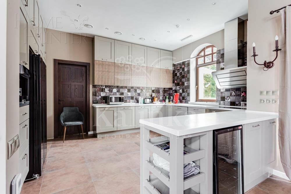 2-этажный коттедж 700 м² с отделкой