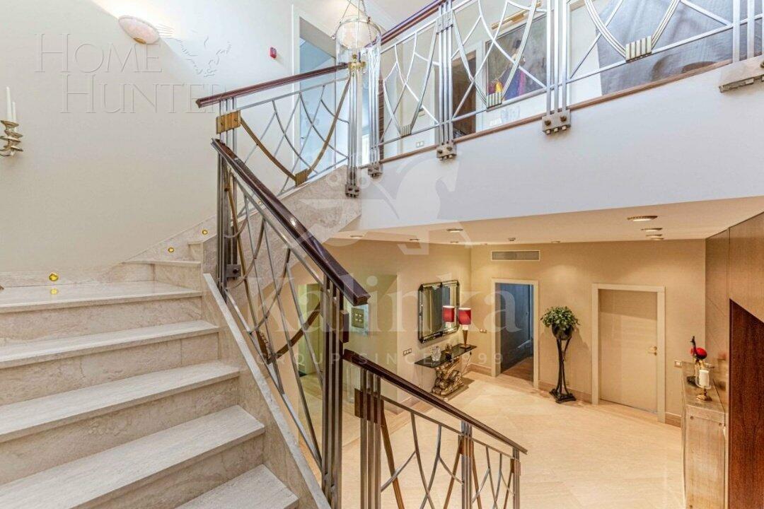 2-этажный коттедж 650 м² с отделкой